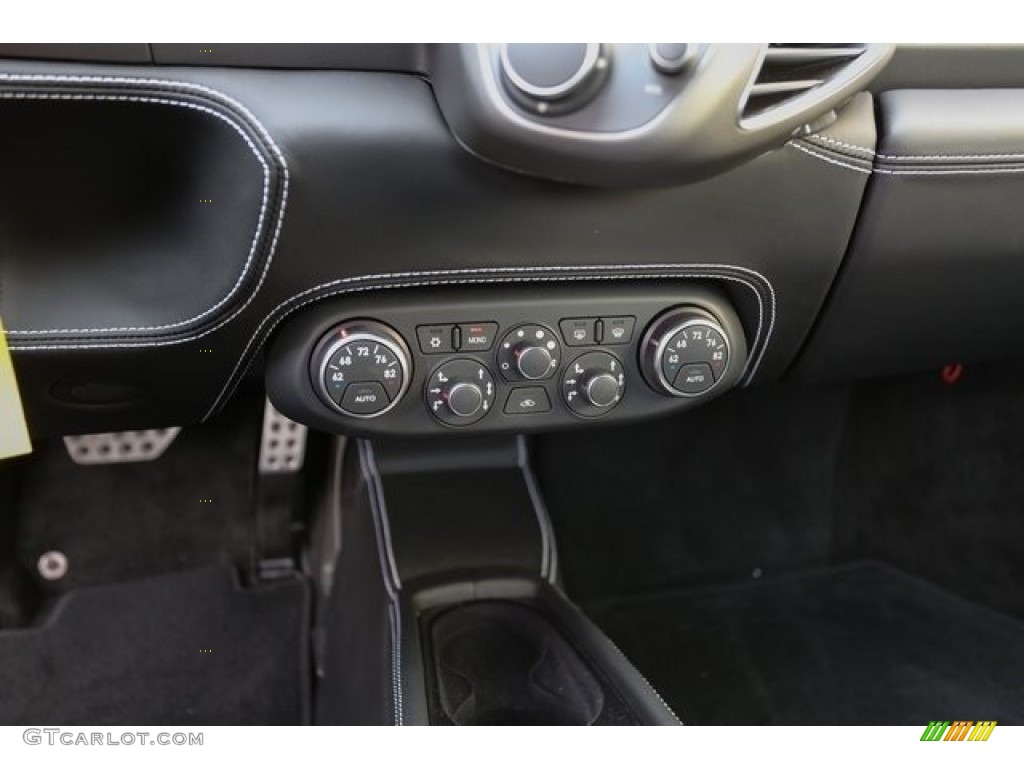 2015 Ferrari 458 Italia Controls Photos
