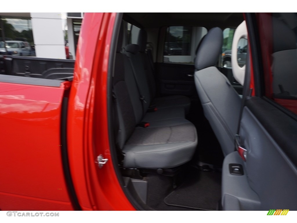 2015 1500 Big Horn Quad Cab - Flame Red / Black/Diesel Gray photo #17