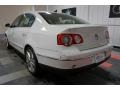 Candy White - Passat Komfort Sedan Photo No. 10