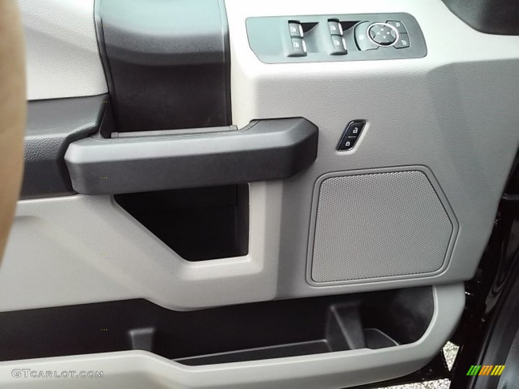 2016 F150 XL SuperCrew - Shadow Black / Medium Earth Gray photo #26