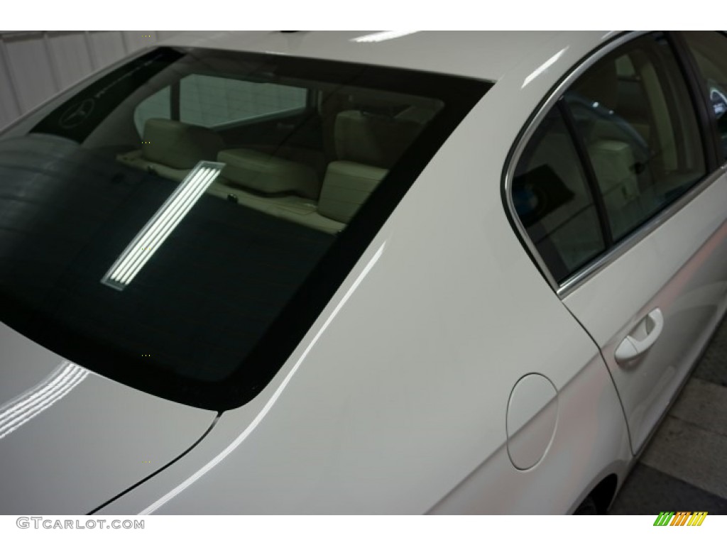 2010 Passat Komfort Sedan - Candy White / Cornsilk Beige photo #87