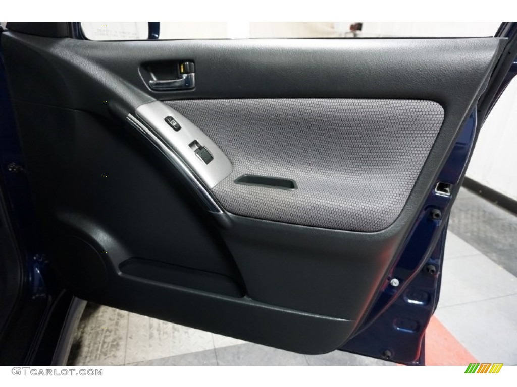 2006 Matrix XR - Cosmic Blue Metallic / Dark Gray photo #17