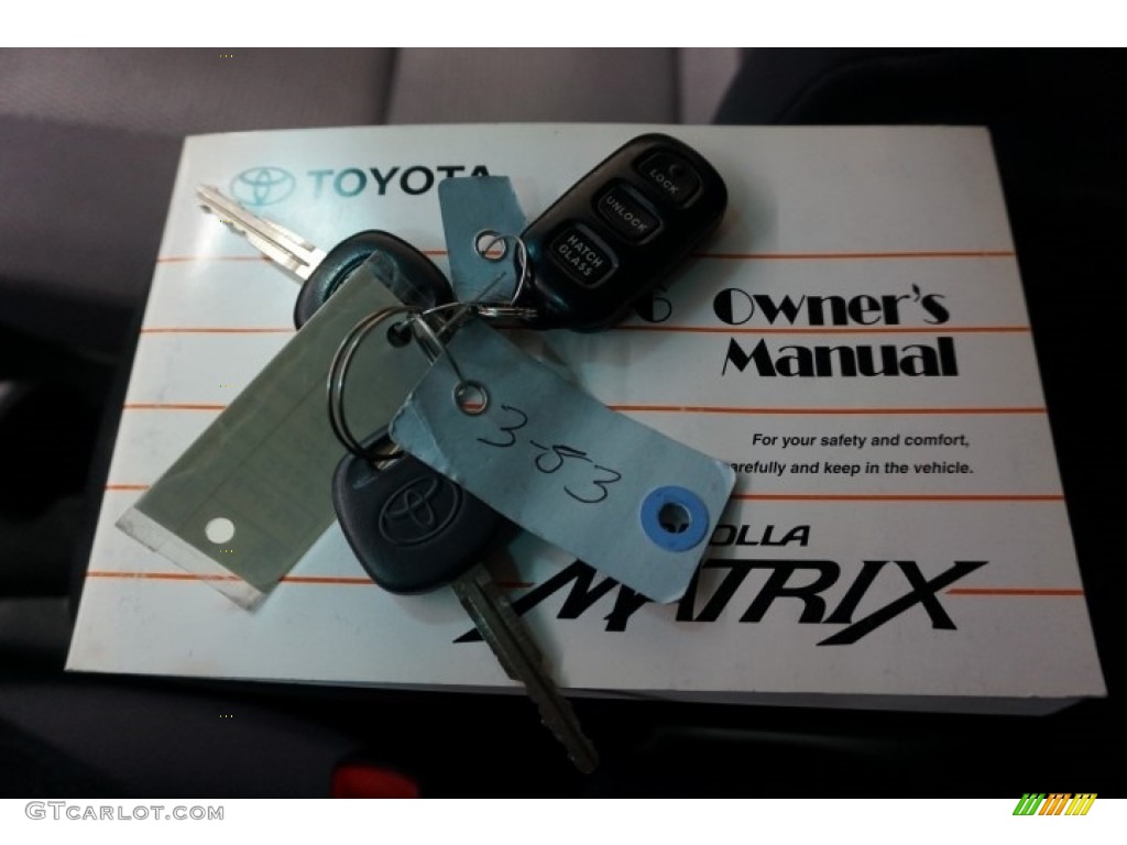 2006 Matrix XR - Cosmic Blue Metallic / Dark Gray photo #41