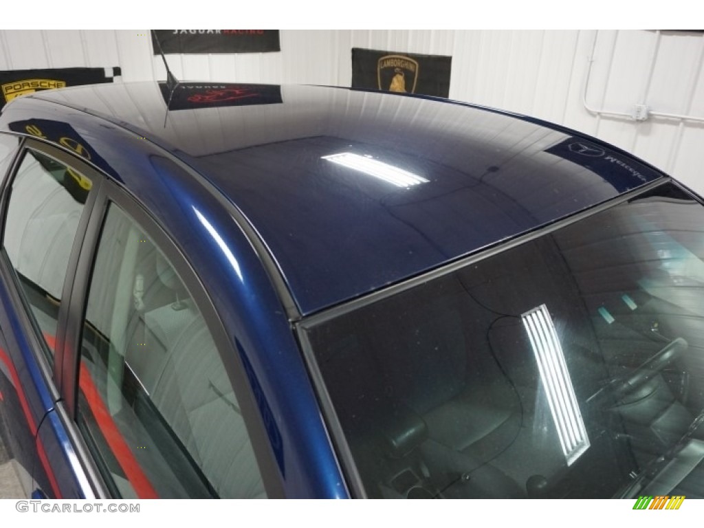 2006 Matrix XR - Cosmic Blue Metallic / Dark Gray photo #91