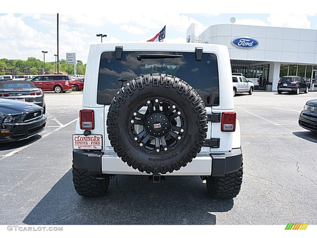 2014 Wrangler Unlimited Sahara 4x4 - Bright White / Black/Dark Saddle photo #4