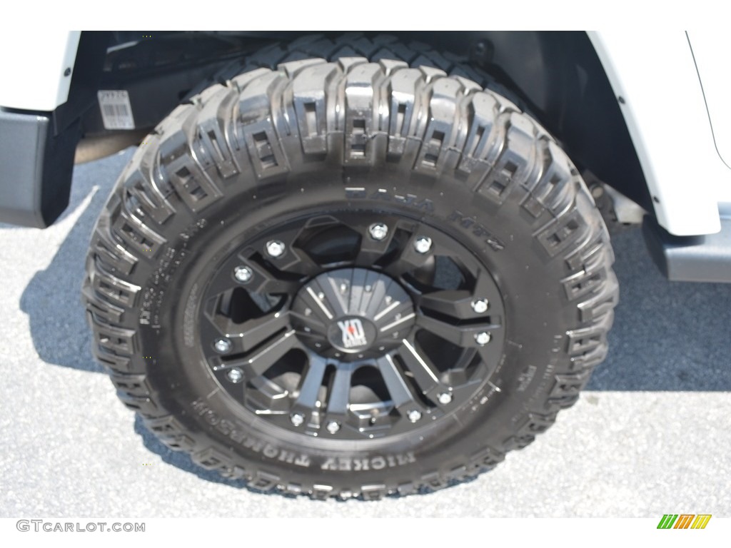 2014 Wrangler Unlimited Sahara 4x4 - Bright White / Black/Dark Saddle photo #8