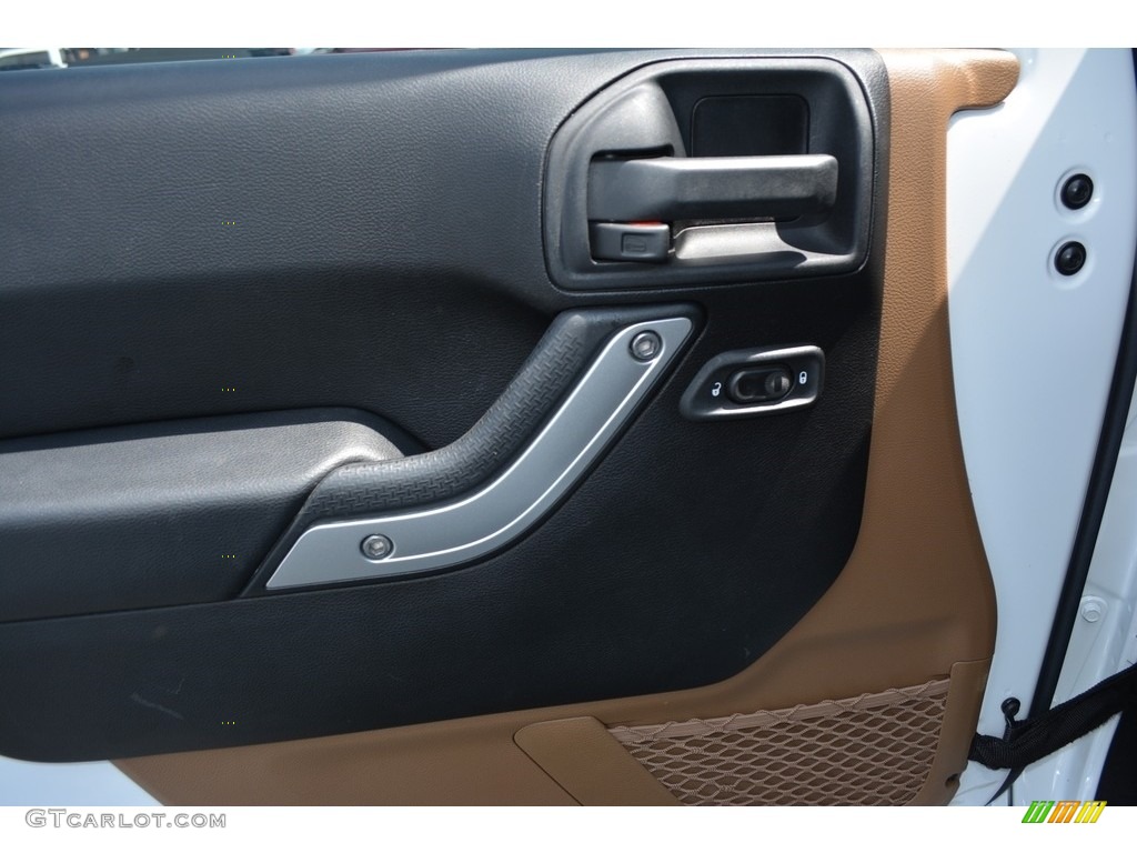 2014 Wrangler Unlimited Sahara 4x4 - Bright White / Black/Dark Saddle photo #10