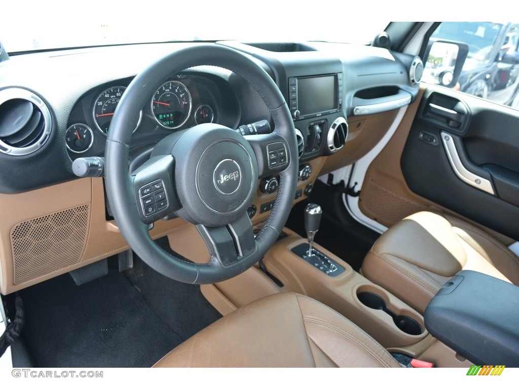 2014 Wrangler Unlimited Sahara 4x4 - Bright White / Black/Dark Saddle photo #12