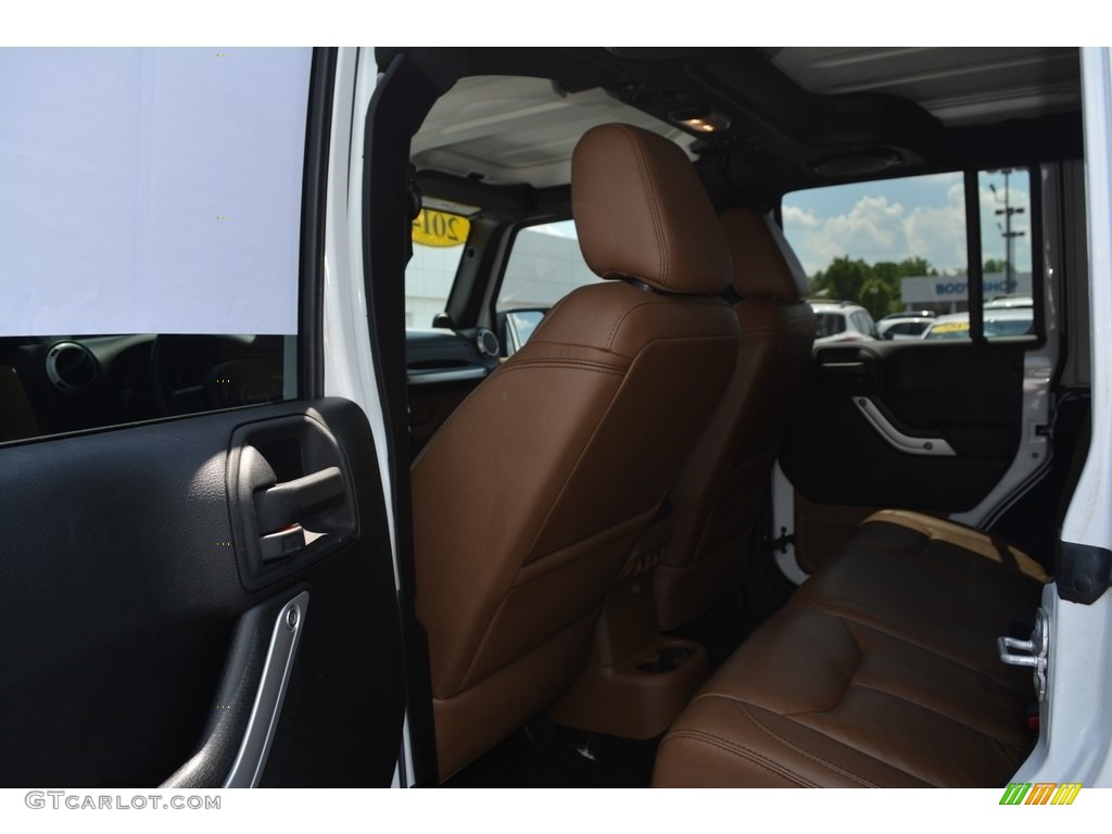 2014 Wrangler Unlimited Sahara 4x4 - Bright White / Black/Dark Saddle photo #13