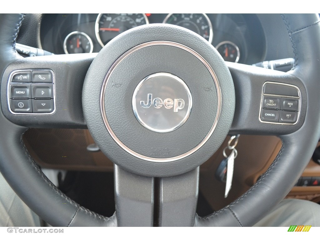 2014 Wrangler Unlimited Sahara 4x4 - Bright White / Black/Dark Saddle photo #21