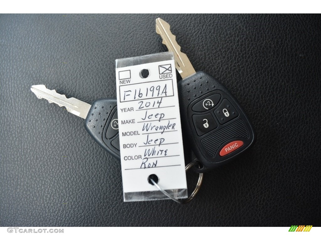 2014 Wrangler Unlimited Sahara 4x4 - Bright White / Black/Dark Saddle photo #23