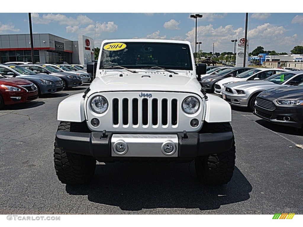 2014 Wrangler Unlimited Sahara 4x4 - Bright White / Black/Dark Saddle photo #24