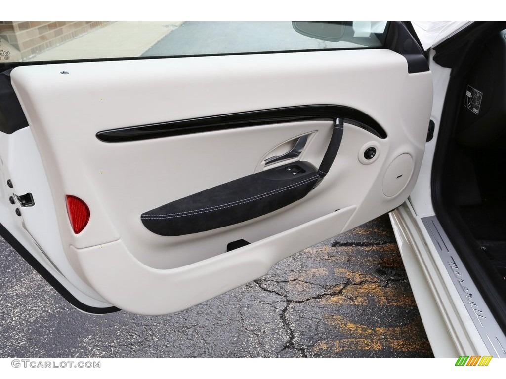 2016 Maserati GranTurismo Sport Coupe Door Panel Photos
