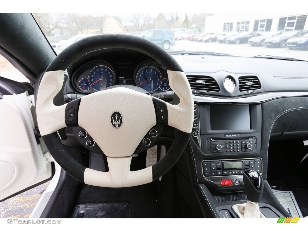 2016 Maserati GranTurismo Sport Coupe Bianco Pregiato Steering Wheel Photo #112607838