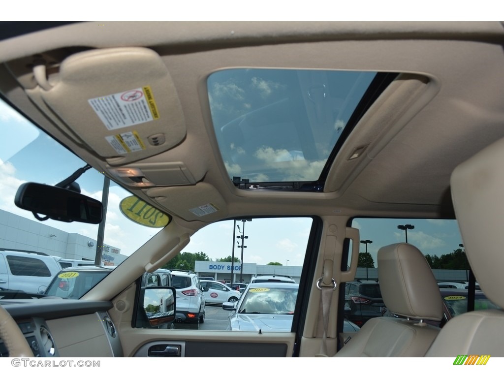 2011 Expedition XLT 4x4 - Dark Blue Pearl Metallic / Camel photo #10