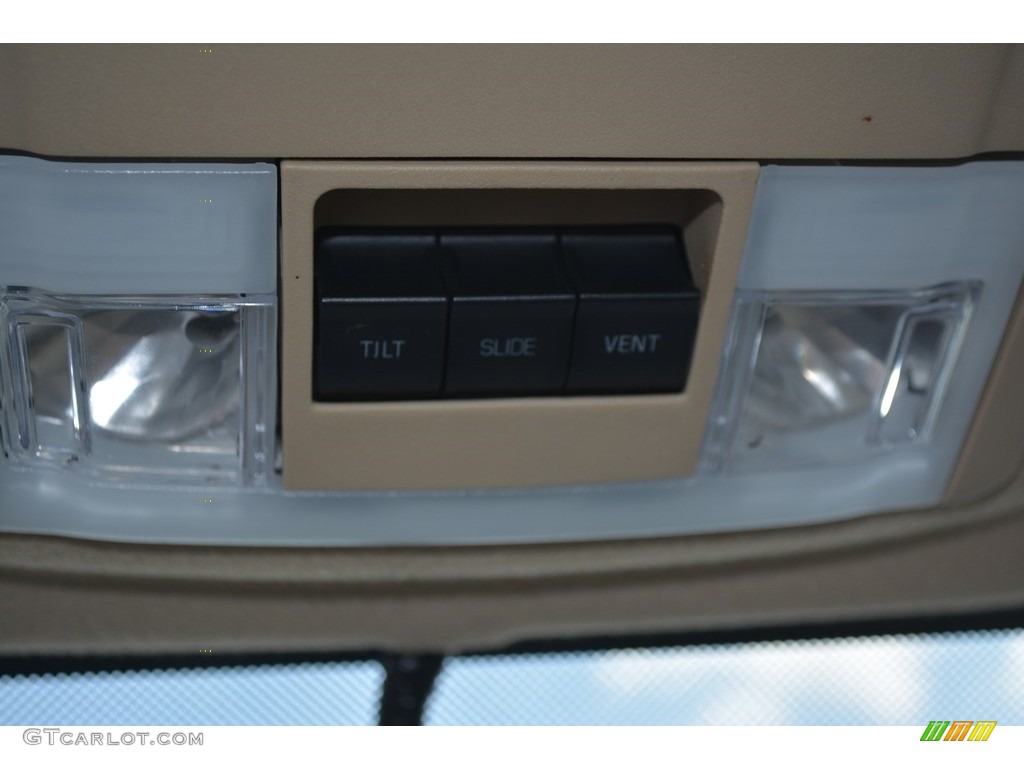 2011 Expedition XLT 4x4 - Dark Blue Pearl Metallic / Camel photo #22