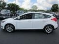 Oxford White - Focus SE Hatchback Photo No. 7