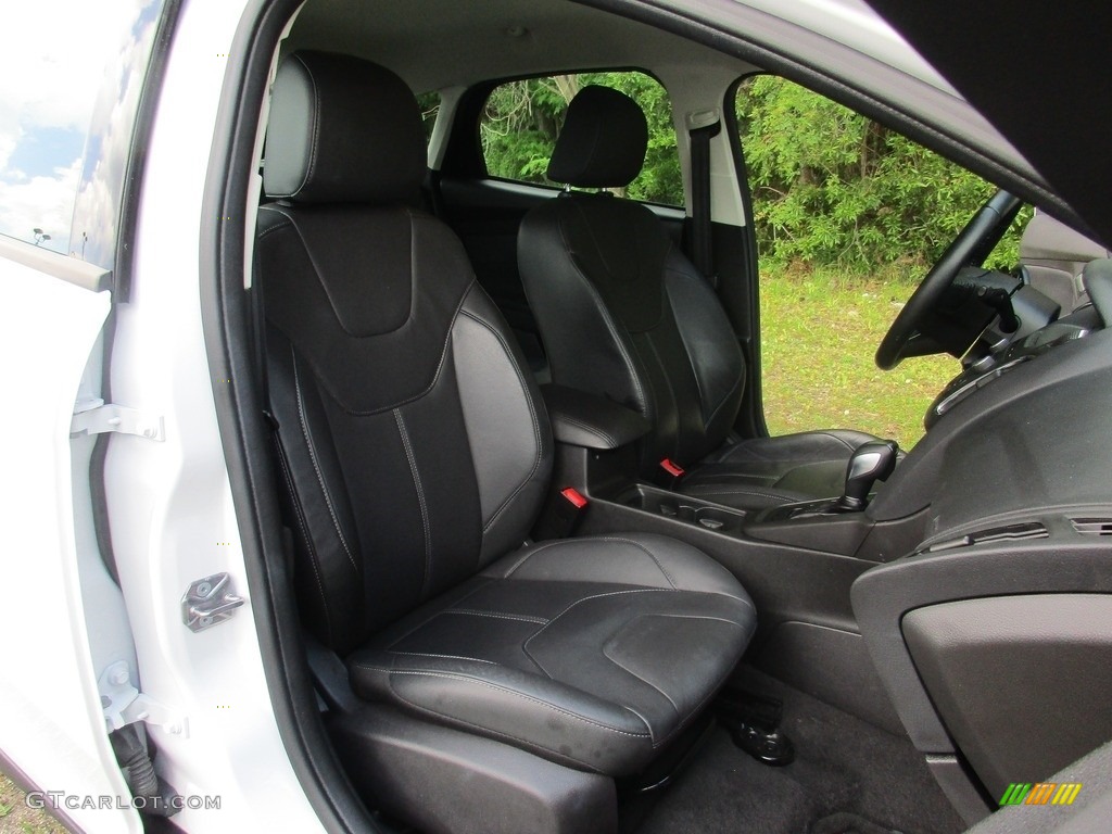 2015 Focus SE Hatchback - Oxford White / Charcoal Black photo #18