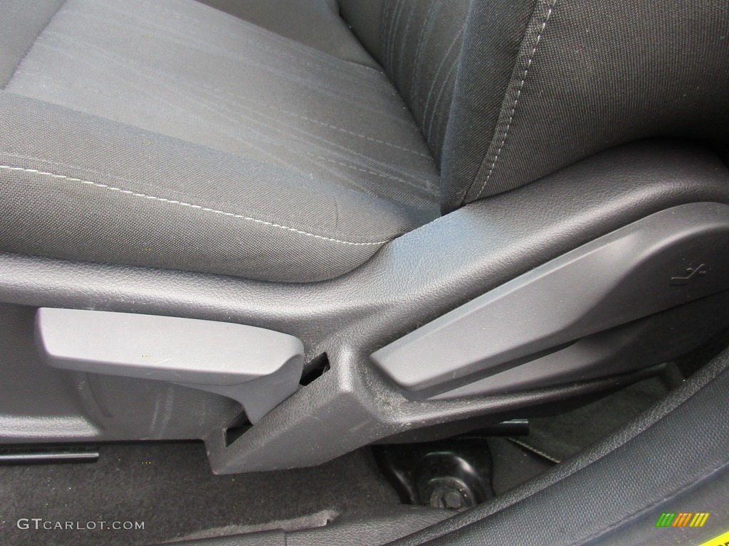 2015 Focus SE Hatchback - Magnetic Metallic / Charcoal Black photo #14