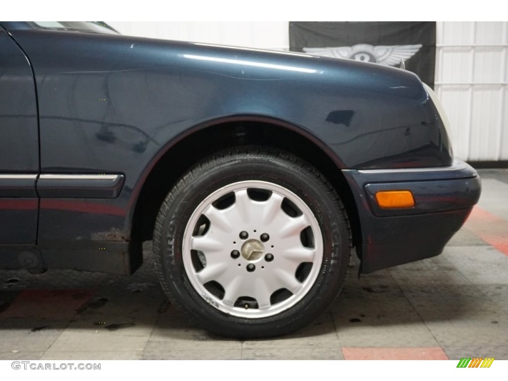 1999 E 320 4Matic Wagon - Midnight Blue / Parchment photo #53