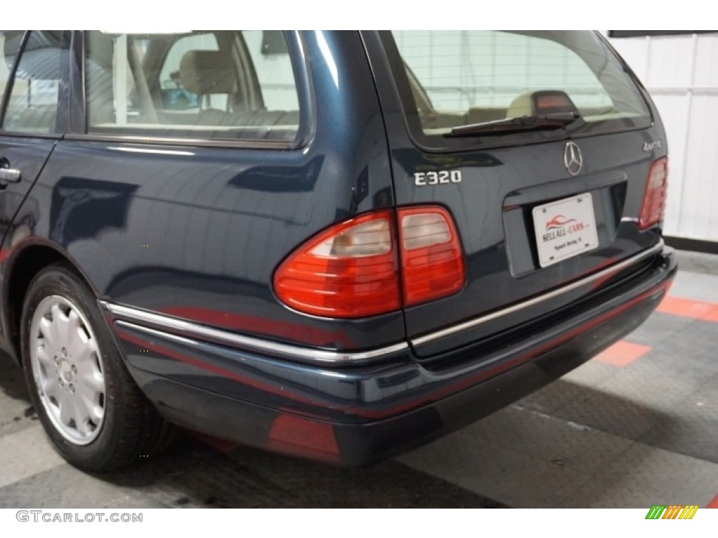 1999 E 320 4Matic Wagon - Midnight Blue / Parchment photo #70