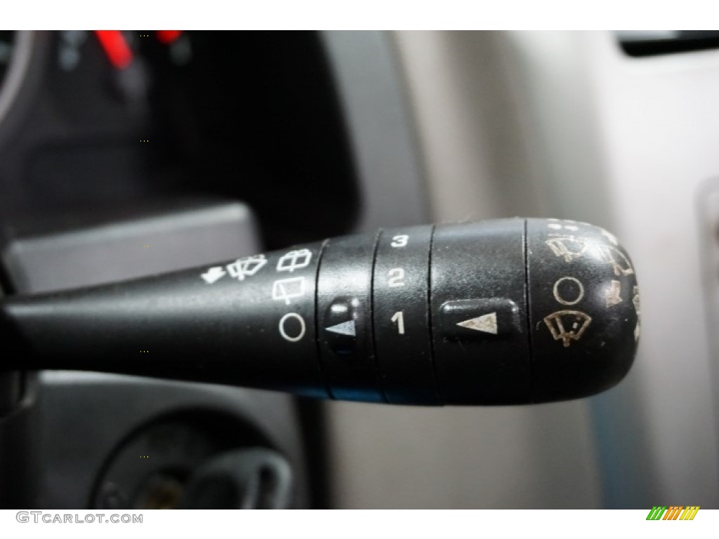 2005 Equinox LT AWD - Dark Silver Metallic / Light Cashmere photo #32