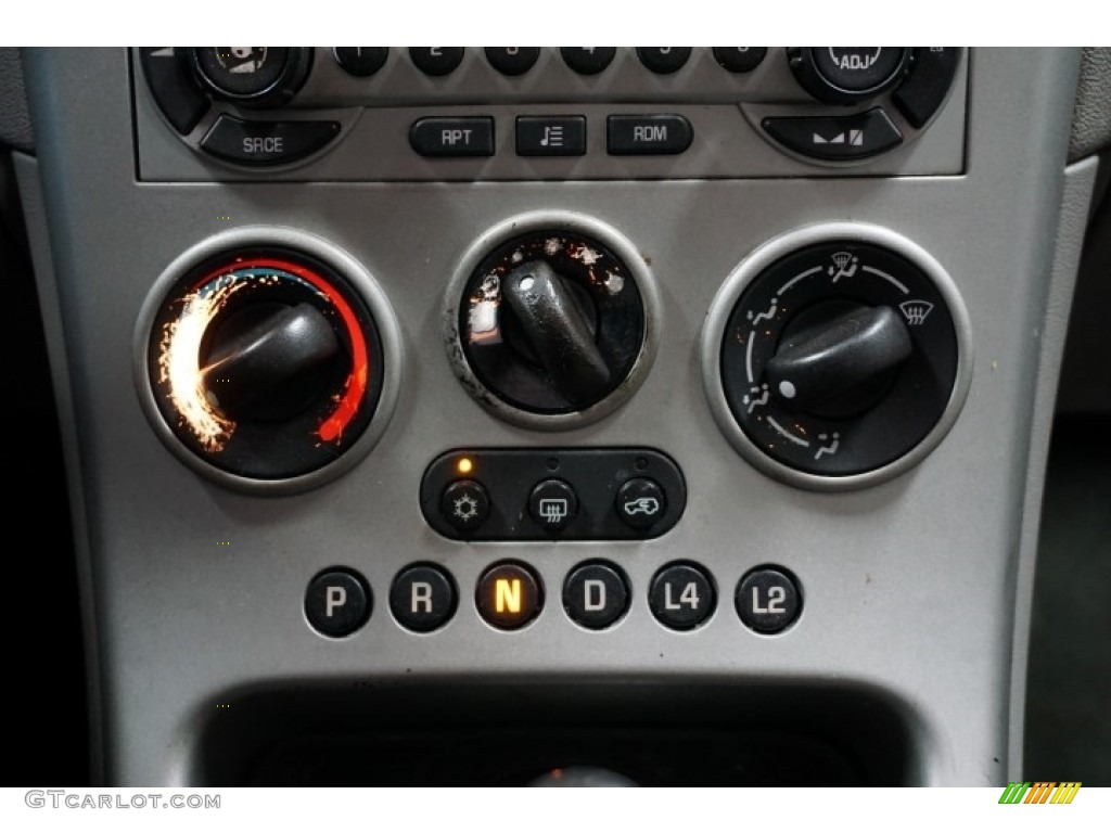 2005 Equinox LT AWD - Dark Silver Metallic / Light Cashmere photo #38