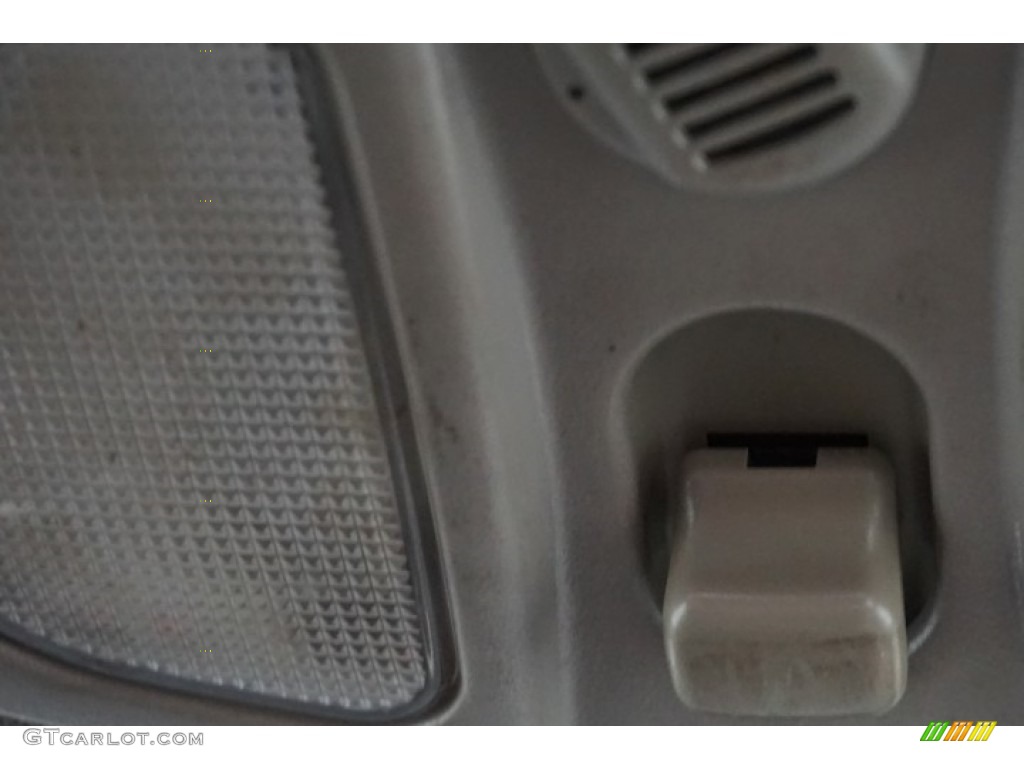 2005 Equinox LT AWD - Dark Silver Metallic / Light Cashmere photo #44