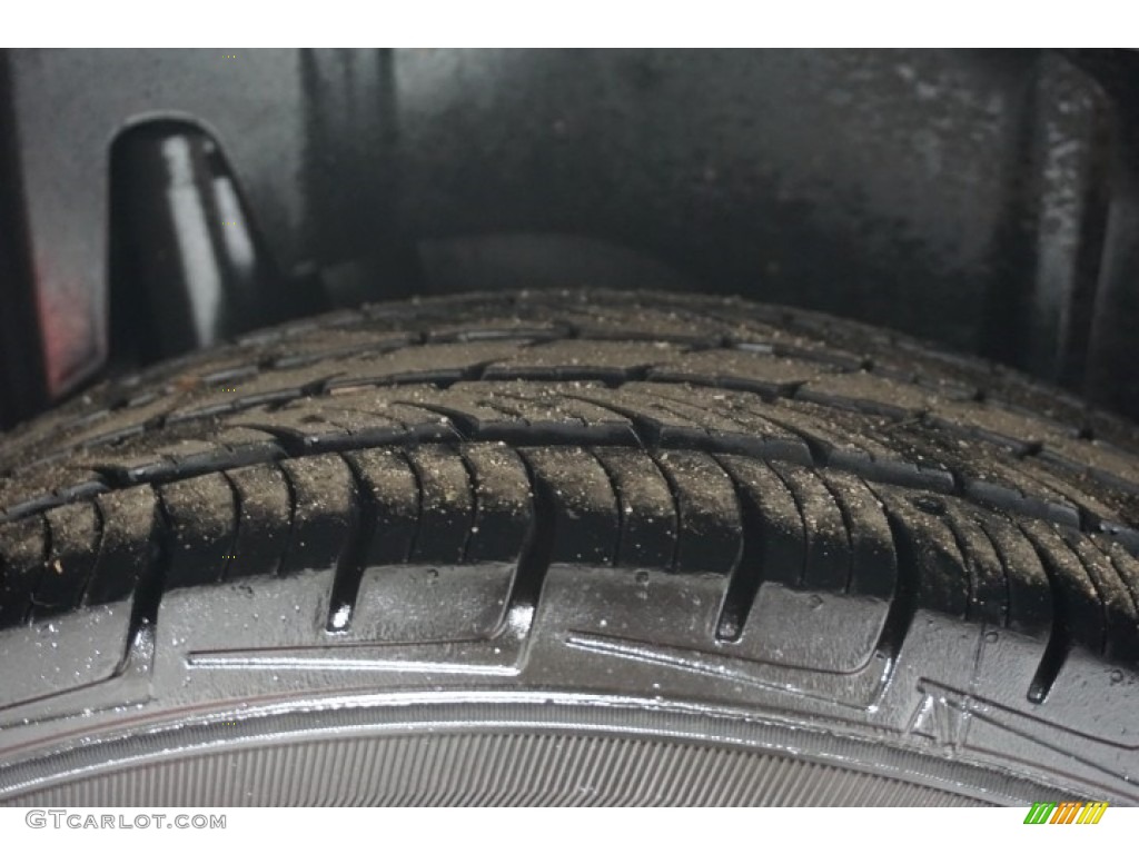 2005 Equinox LT AWD - Dark Silver Metallic / Light Cashmere photo #68