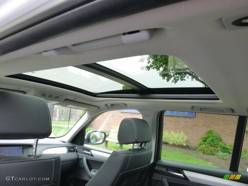 2013 X3 xDrive 28i - Alpine White / Black photo #22