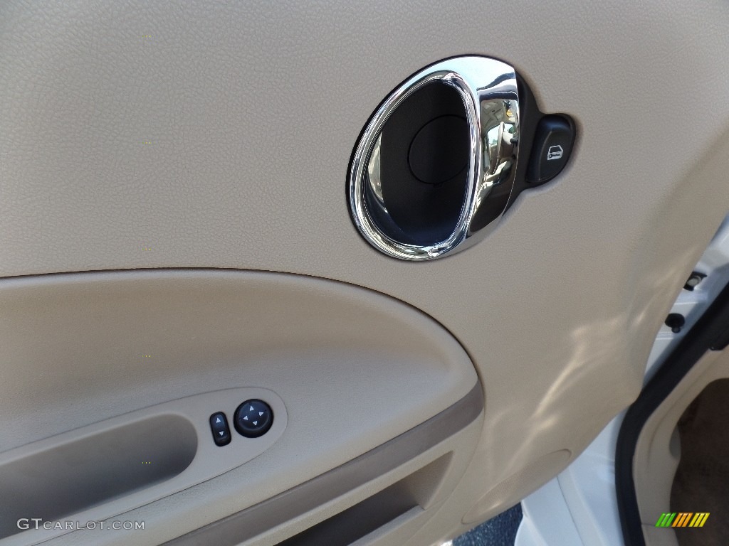 2007 HHR LT - Summit White / Gray photo #18