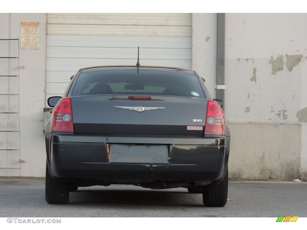 2008 300 LX - Bright Silver Metallic / Dark Khaki/Light Graystone photo #20