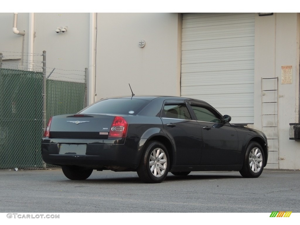 2008 300 LX - Bright Silver Metallic / Dark Khaki/Light Graystone photo #21