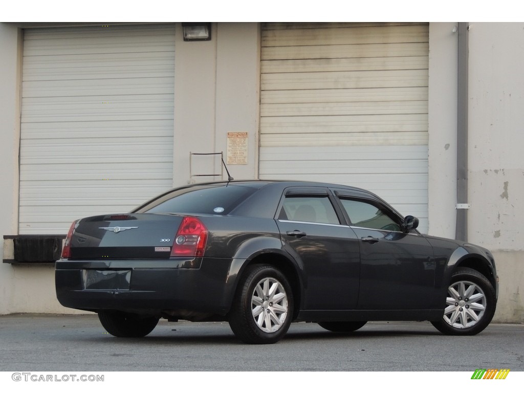 2008 300 LX - Bright Silver Metallic / Dark Khaki/Light Graystone photo #23