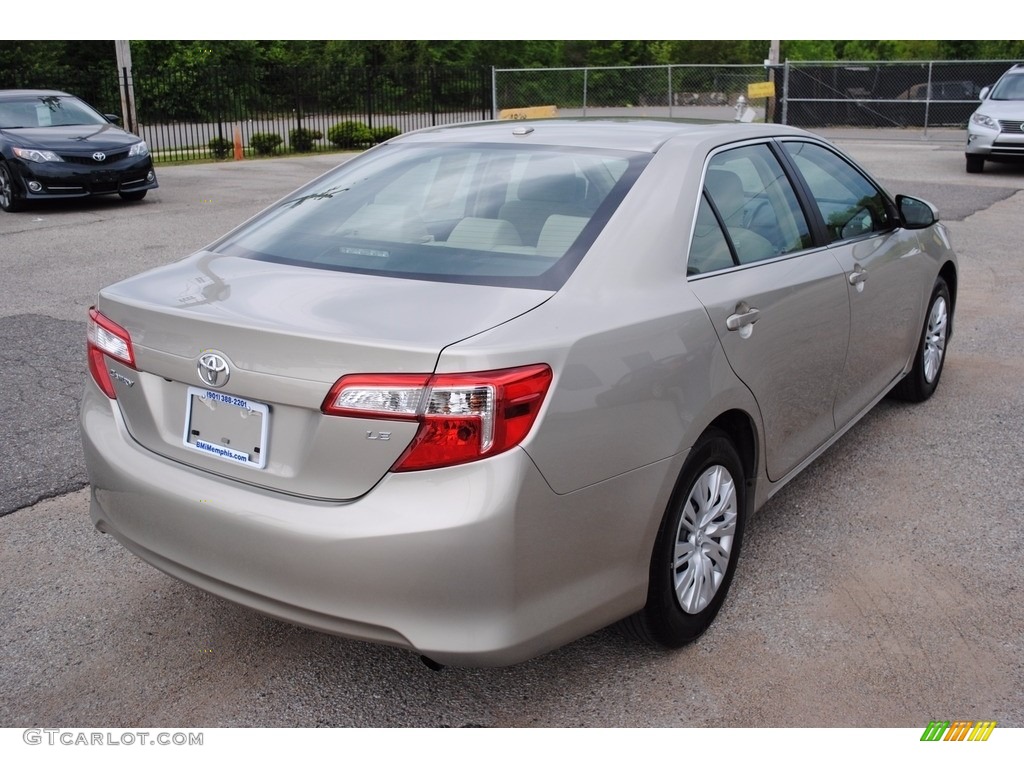 2014 Camry LE - Creme Brulee Metallic / Ivory photo #5