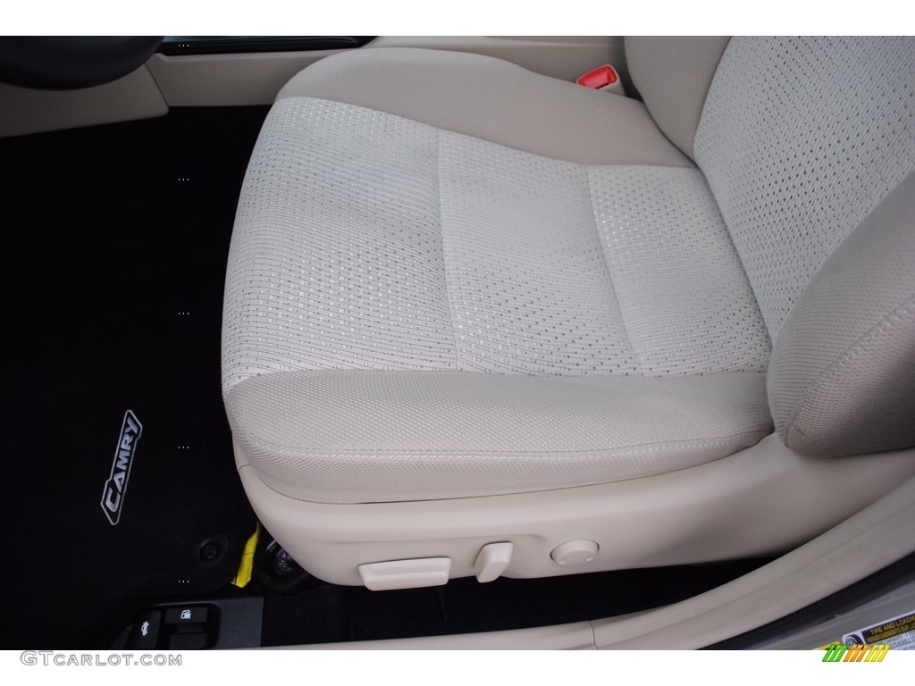 2014 Camry LE - Creme Brulee Metallic / Ivory photo #12