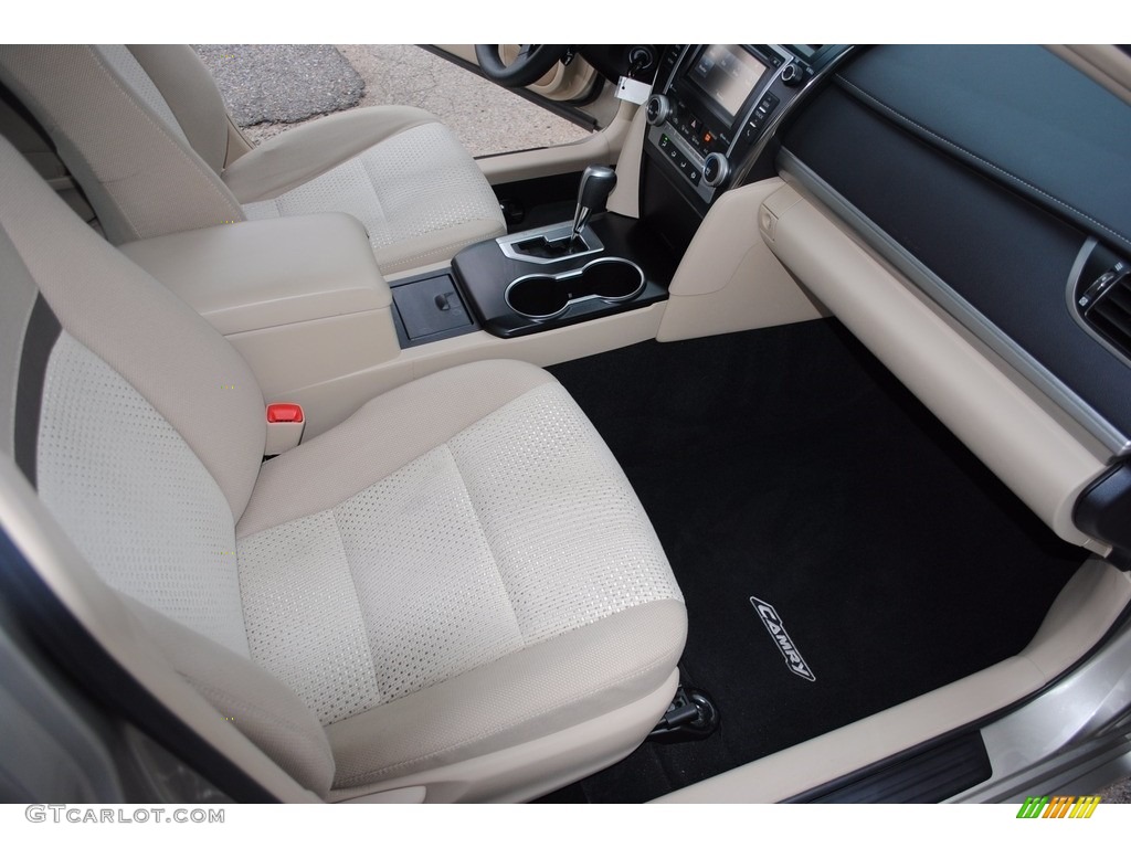 2014 Camry LE - Creme Brulee Metallic / Ivory photo #24