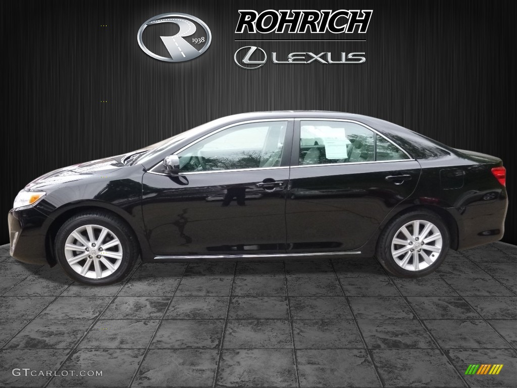 2014 Camry XLE - Attitude Black Metallic / Ivory photo #4