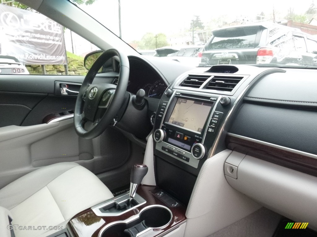 2014 Camry XLE - Attitude Black Metallic / Ivory photo #11
