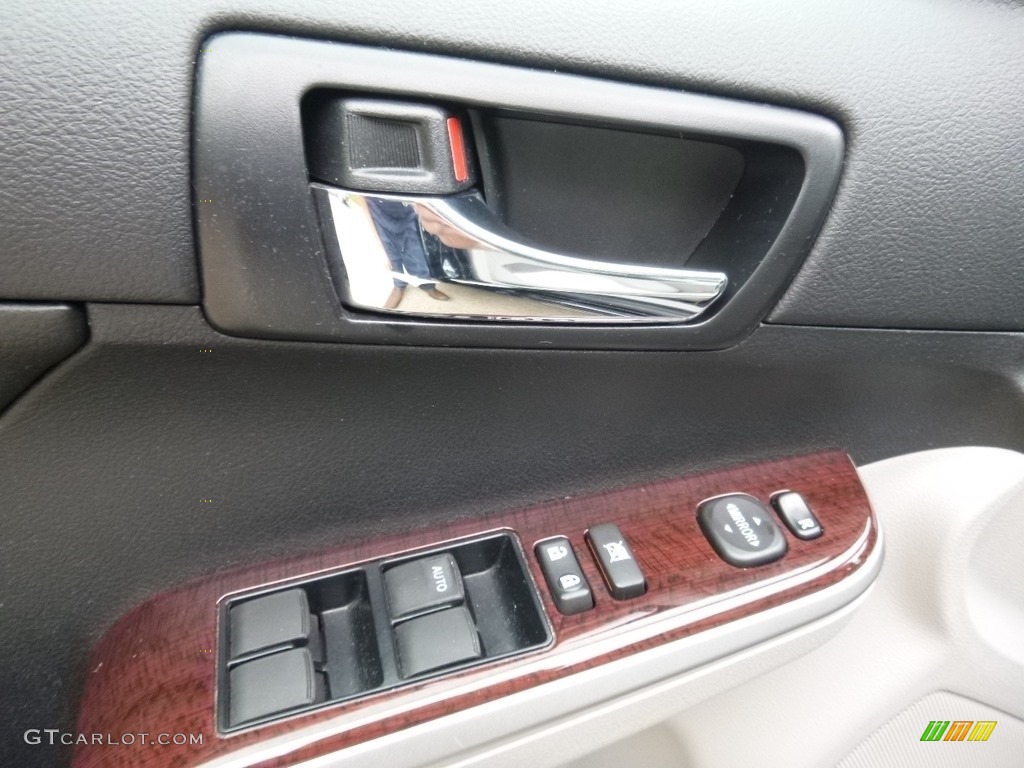 2014 Camry XLE - Attitude Black Metallic / Ivory photo #17