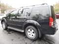 Super Black - Pathfinder SE 4x4 Photo No. 6