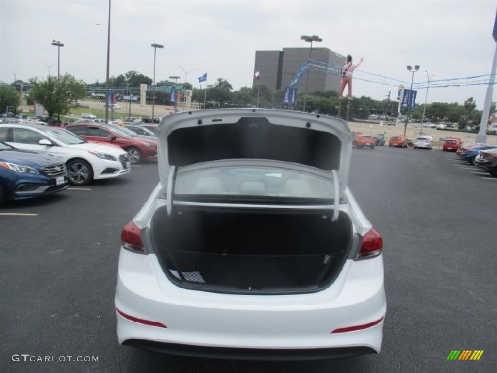 2017 Elantra SE - White / Beige photo #9