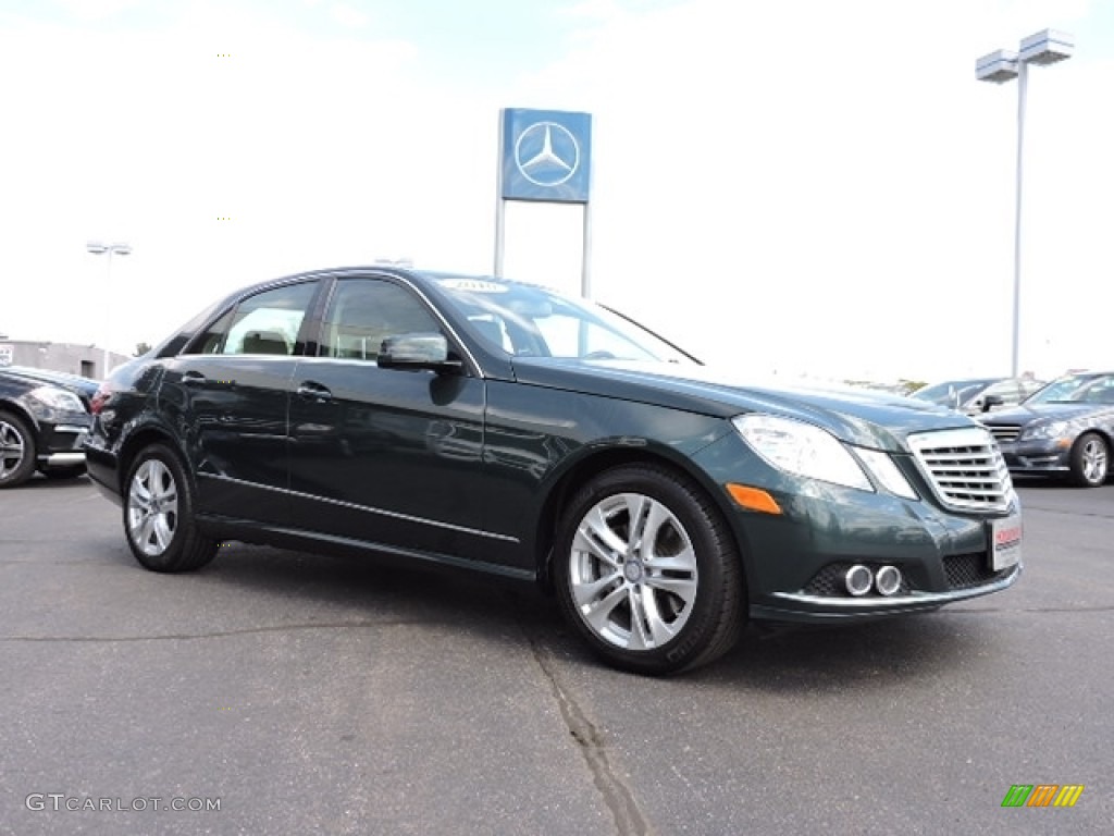 2010 E 350 4Matic Sedan - Jade Green Metallic / Almond Beige photo #3