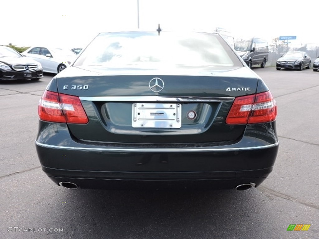 2010 E 350 4Matic Sedan - Jade Green Metallic / Almond Beige photo #4