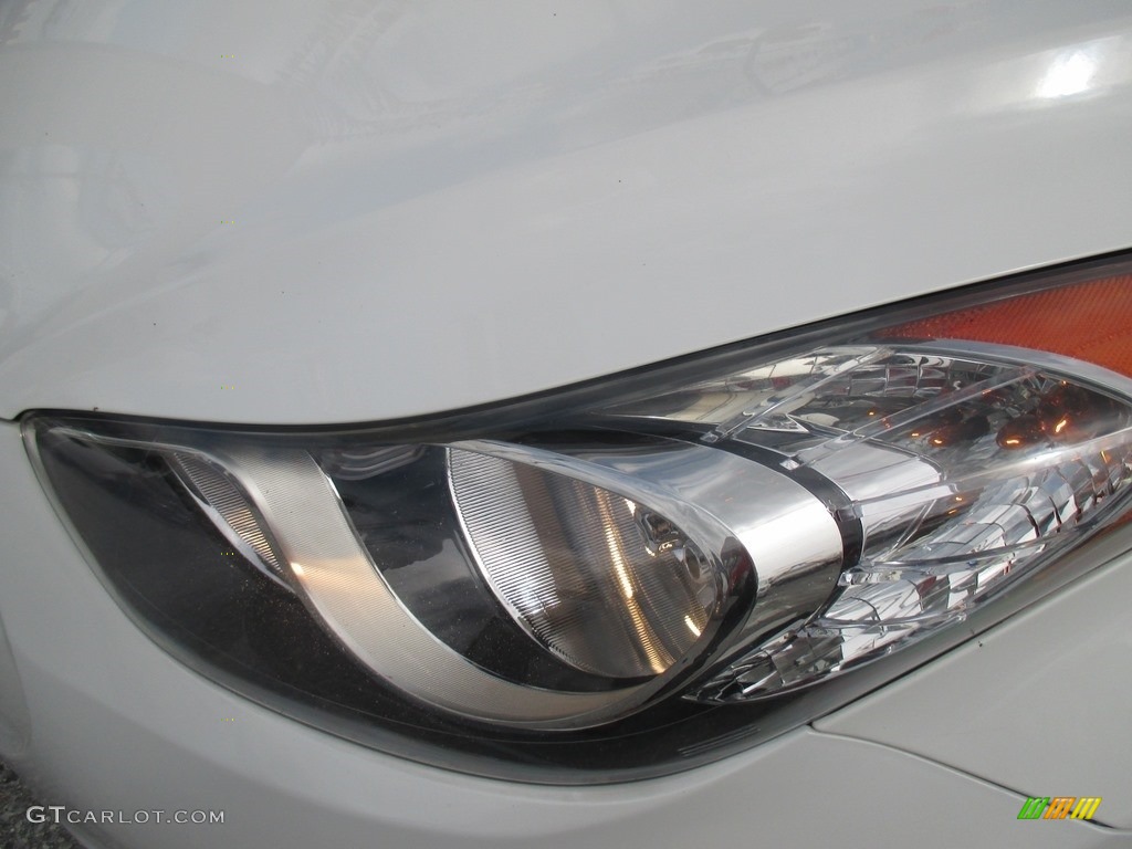 2012 Elantra Limited - Shimmering White / Beige photo #35