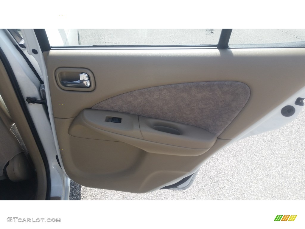 2002 Sentra XE - Cloud White / Sand Beige photo #16