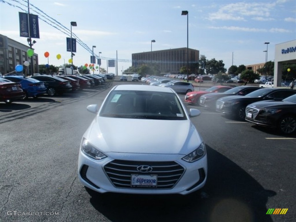 2017 Elantra SE - White / Beige photo #2