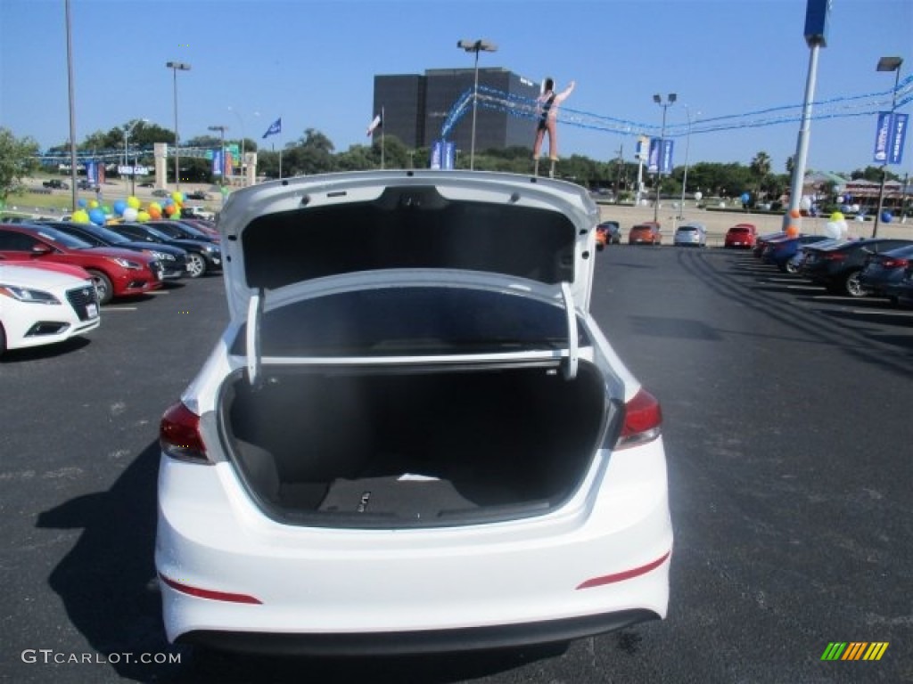 2017 Elantra SE - White / Beige photo #9