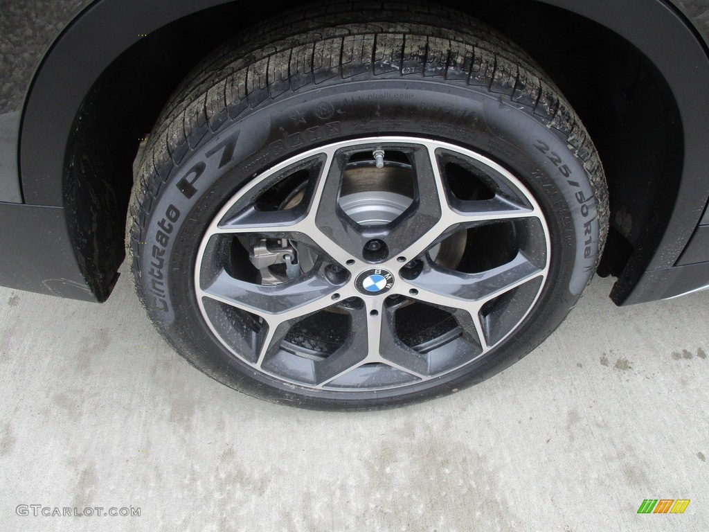 2016 X1 xDrive28i - Mineral Grey Metallic / Black photo #3