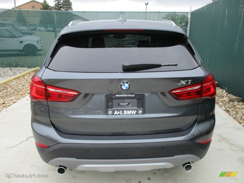 2016 X1 xDrive28i - Mineral Grey Metallic / Black photo #9